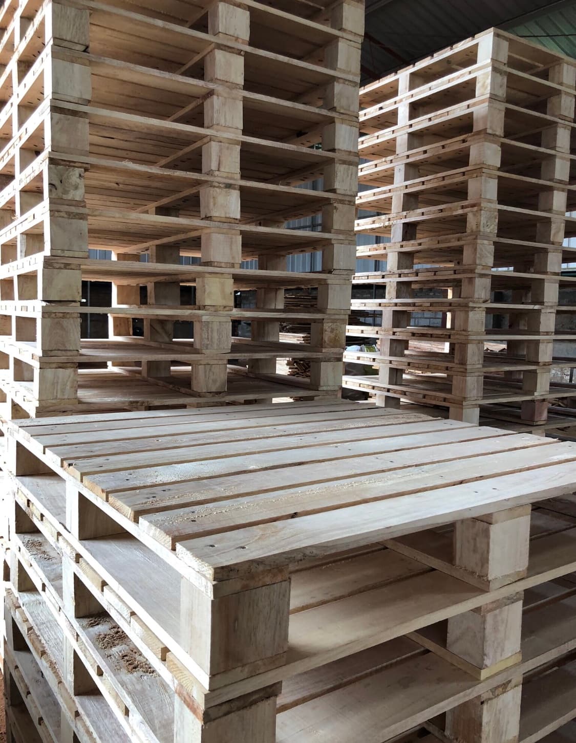 ISPM 15 certified heat treated wooden pallets manufactured by CeyPall in Sri Lanka